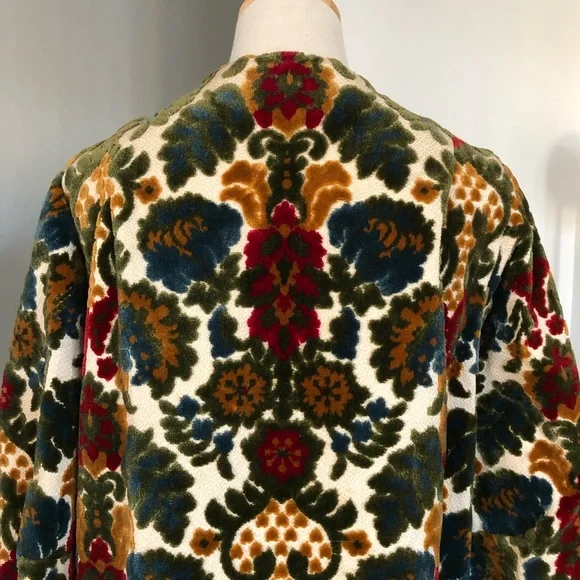SOLD Vintage 1960s Velour Floral Gorgeous Coat - Picture 8 of 12